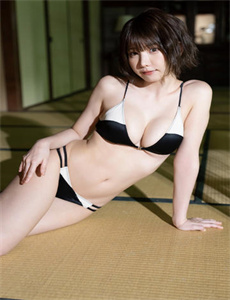 《小罗莉a极毛片-枕边欢情无删减版》