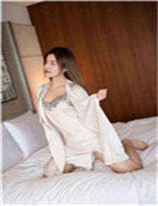 《张津瑜VS吕总完整视频-精灵美女》