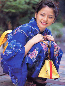 《人妻被下药侵犯奈奈美AV-性爱大师》