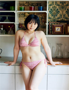 《我女朋友的母亲4完整视频带翻译-吸血鬼大战狼人》