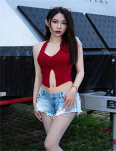《女儿的朋友2完整视频有翻译-我被老头给添的直叫过程》