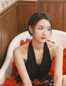 《好姑娘10-性一交一乱一交A片久》
